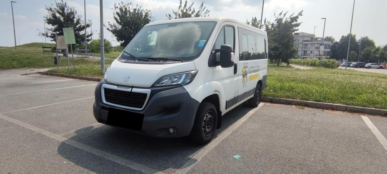 Peugeot Boxer 330 2.0 BlueHDi TRASPORTO DISABILI