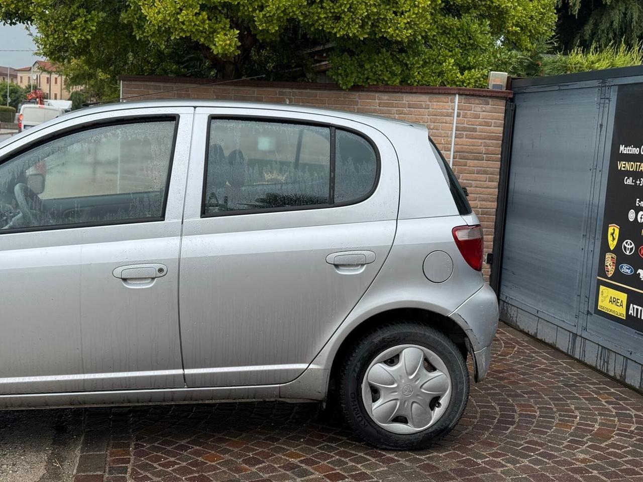 Toyota Yaris 1.0i 16V cat 5 porte Sol '03