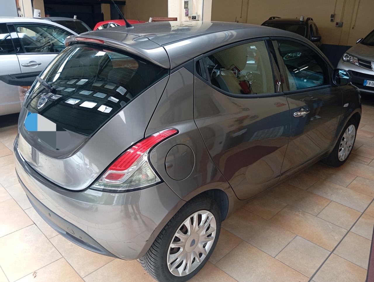 Lancia Ypsilon 1.2 69 CV Platinum permute