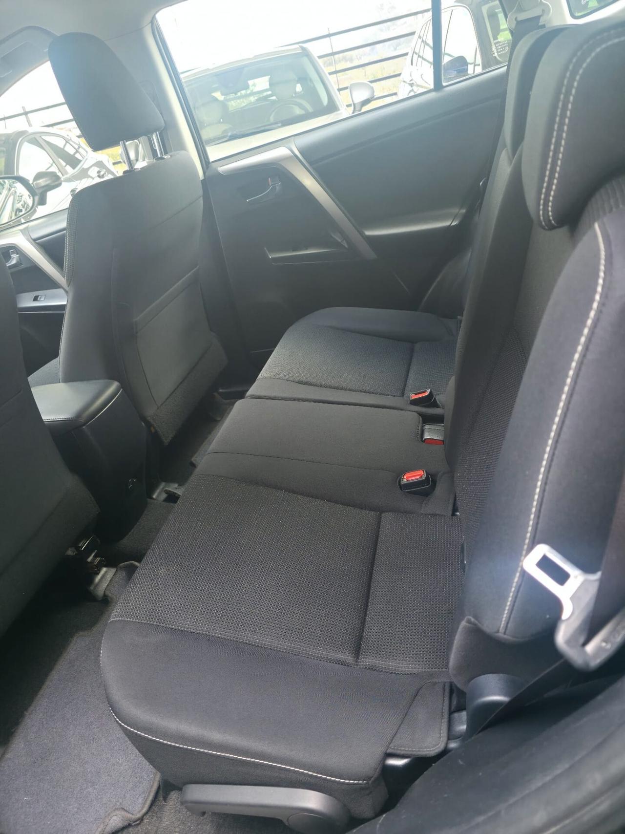 Toyota RAV 4 RAV4 2.0 D-4D 2WD Business