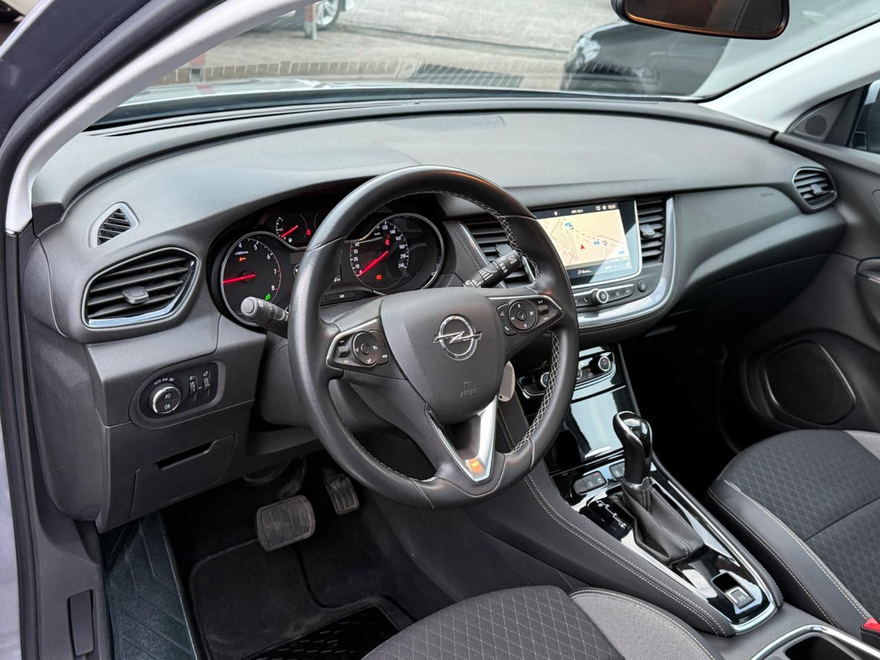 Grandland X 1.2 Turbo 12V 130 CV-Ultimate-unipro-