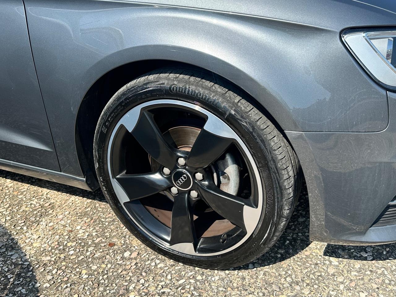Audi A3 1.6 TDI 105 CV 3 porte cerchi 18 neopatentati