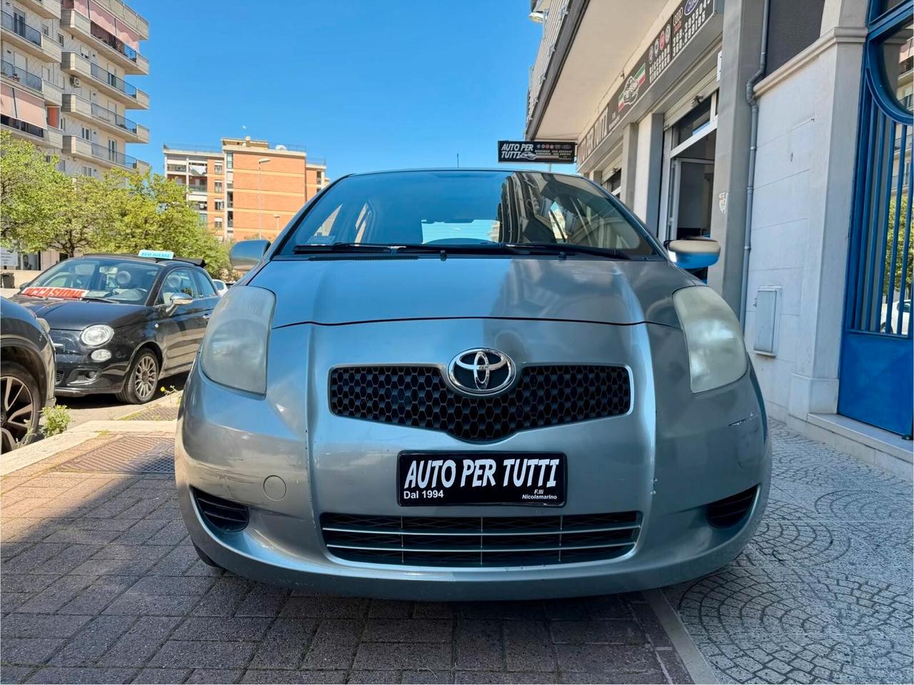 Toyota Yaris 1.0 5 porte Sol