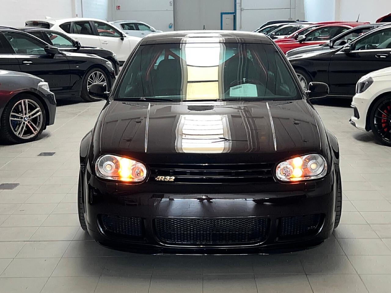 Volkswagen Golf R32