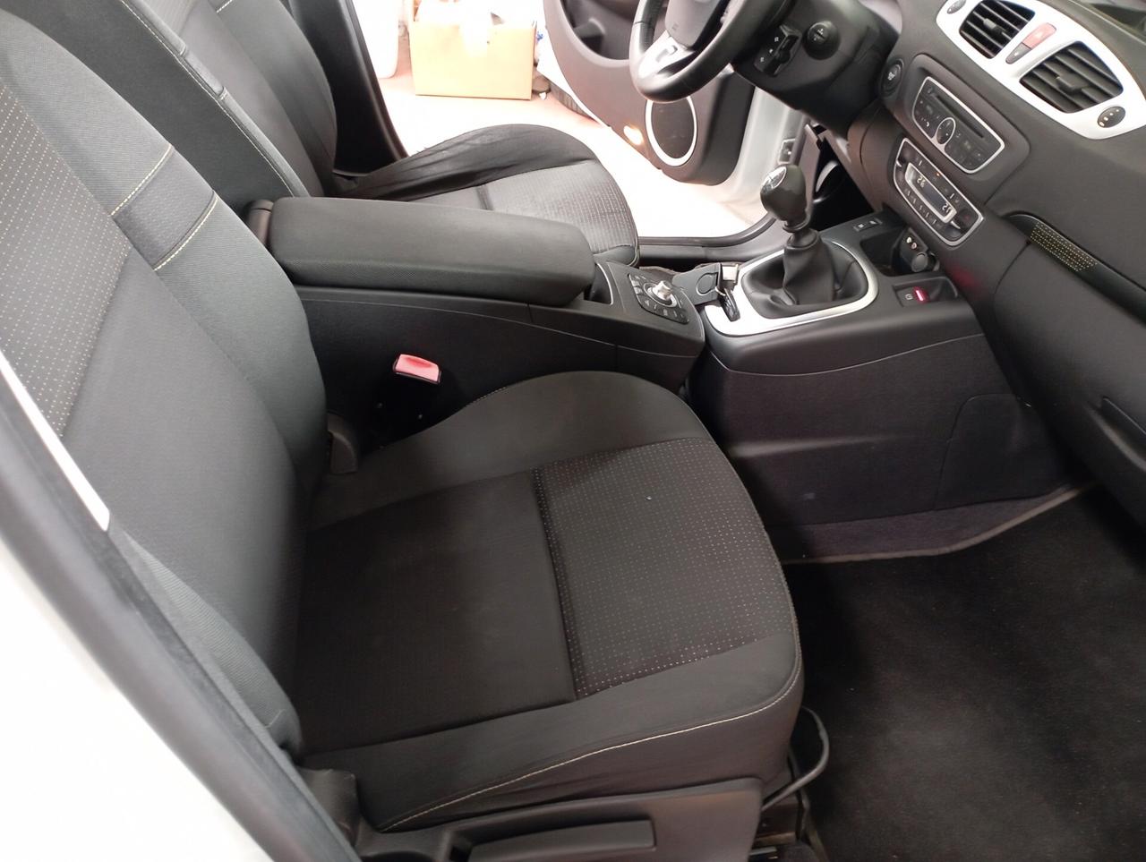 Renault Scenic Scénic X-Mod 1.5 dCi 110CV 7 POSTI