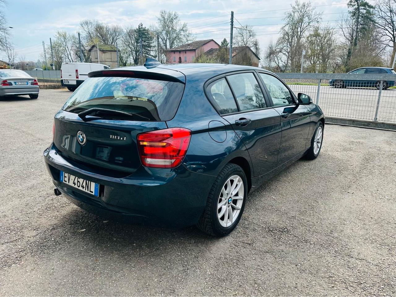 Bmw 118 118d 5p. Unique