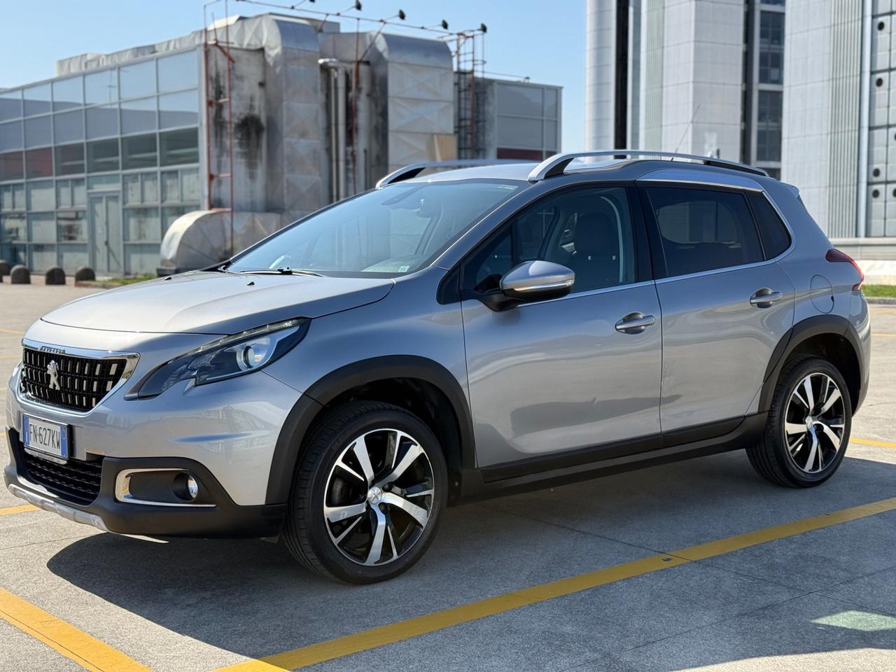 Peugeot 2008 1.2 Turbo Benzina 110 cv EURO 6B NEOPATENTATI