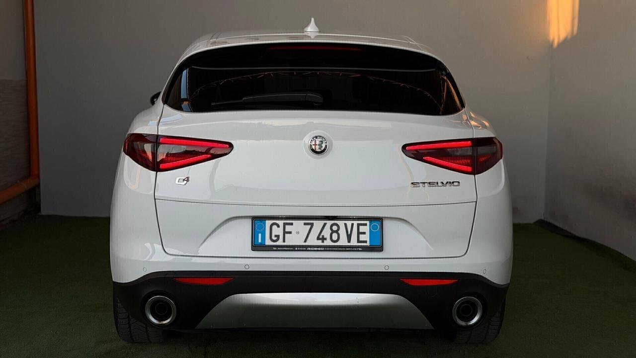 Alfa Romeo Stelvio 2.2 Turbodiesel 190 CV AT8 Q4 Executive