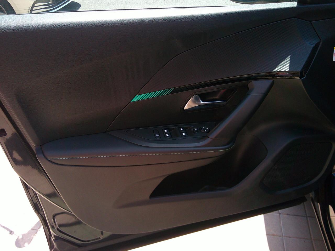 Peugeot 2008 BlueHDi 100 S&S Allure Navi Pack