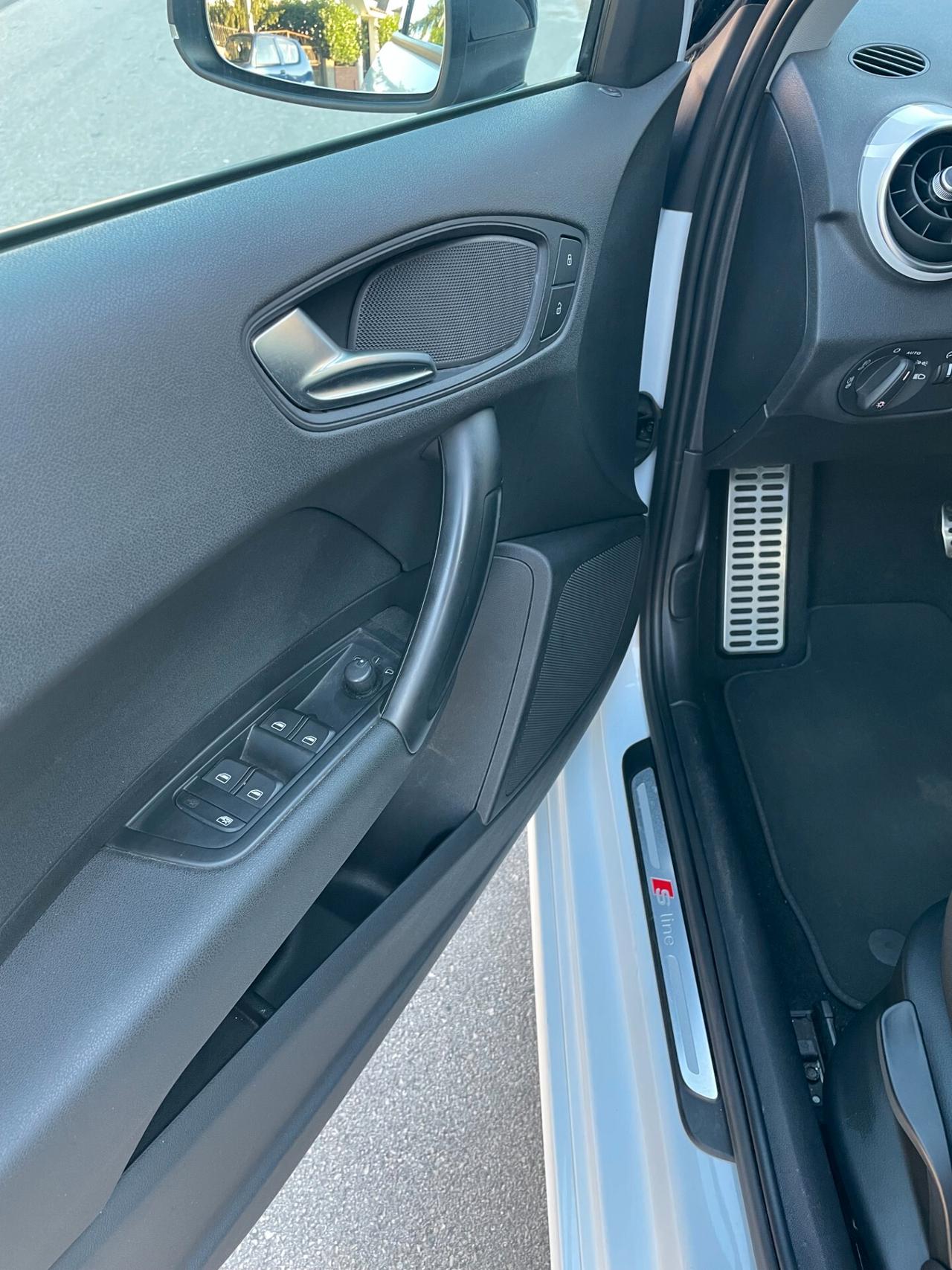 AUDI A1 SPB 1.6 TDI S tronic S LINE EDITION