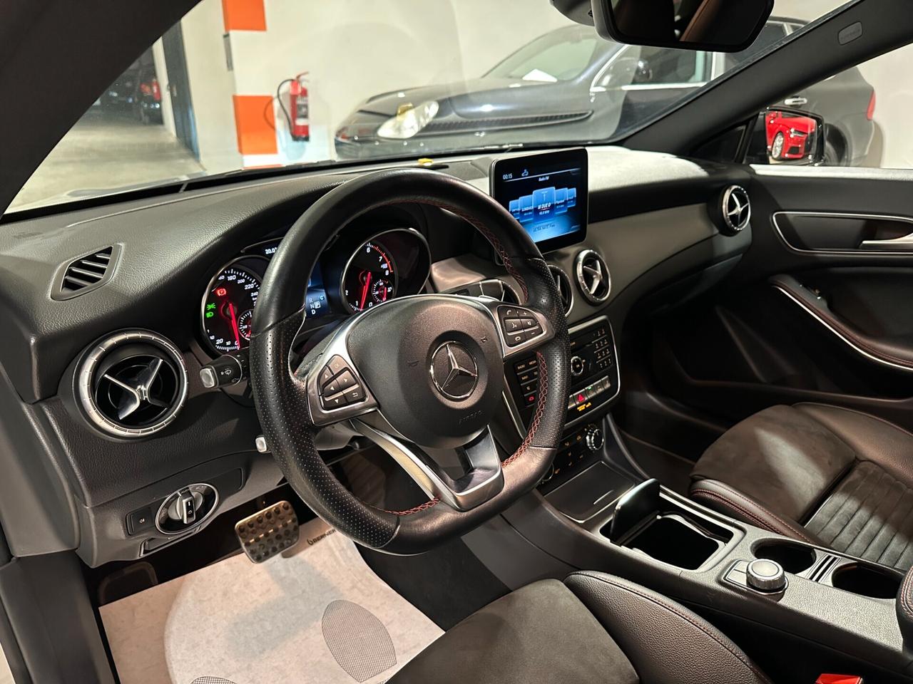 Mercedes-benz CLA 180 Premium AMG - AUTO NEOPATENTATI