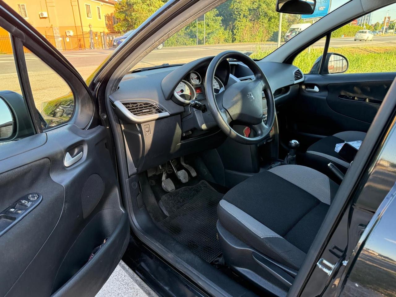 Peugeot 207 1.4 VTi 95CV 5p. Energie