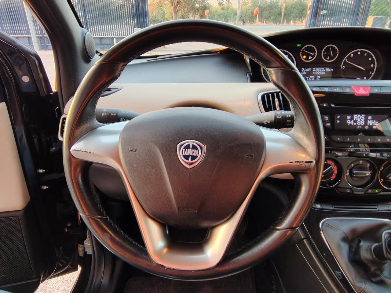 Lancia Ypsilon 1.2 69 CV 5 porte S&S Platinum