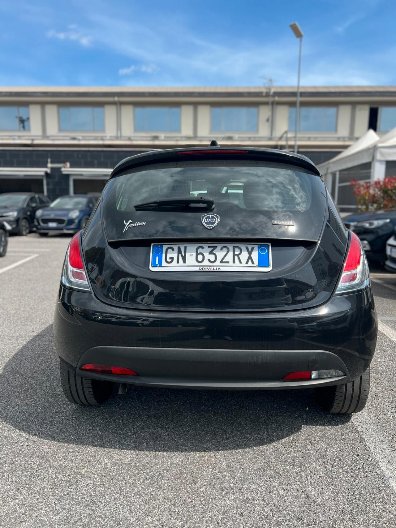 Lancia Ypsilon 1.0 FireFly 5 porte S&S Hybrid Ecochic Silver