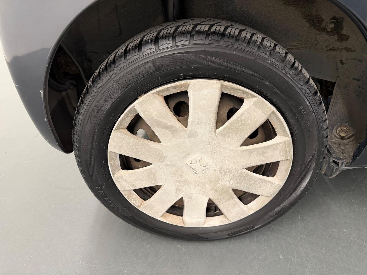 Peugeot 107 1.4 HDi 5p. Plaisir