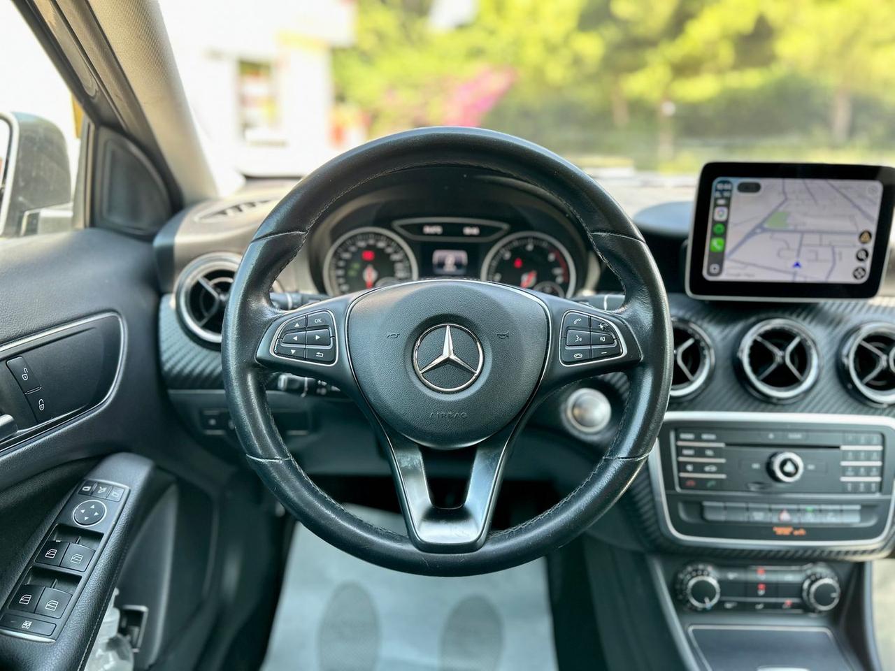 Mercedes-Benz GLA 200 D 200 Business #11388