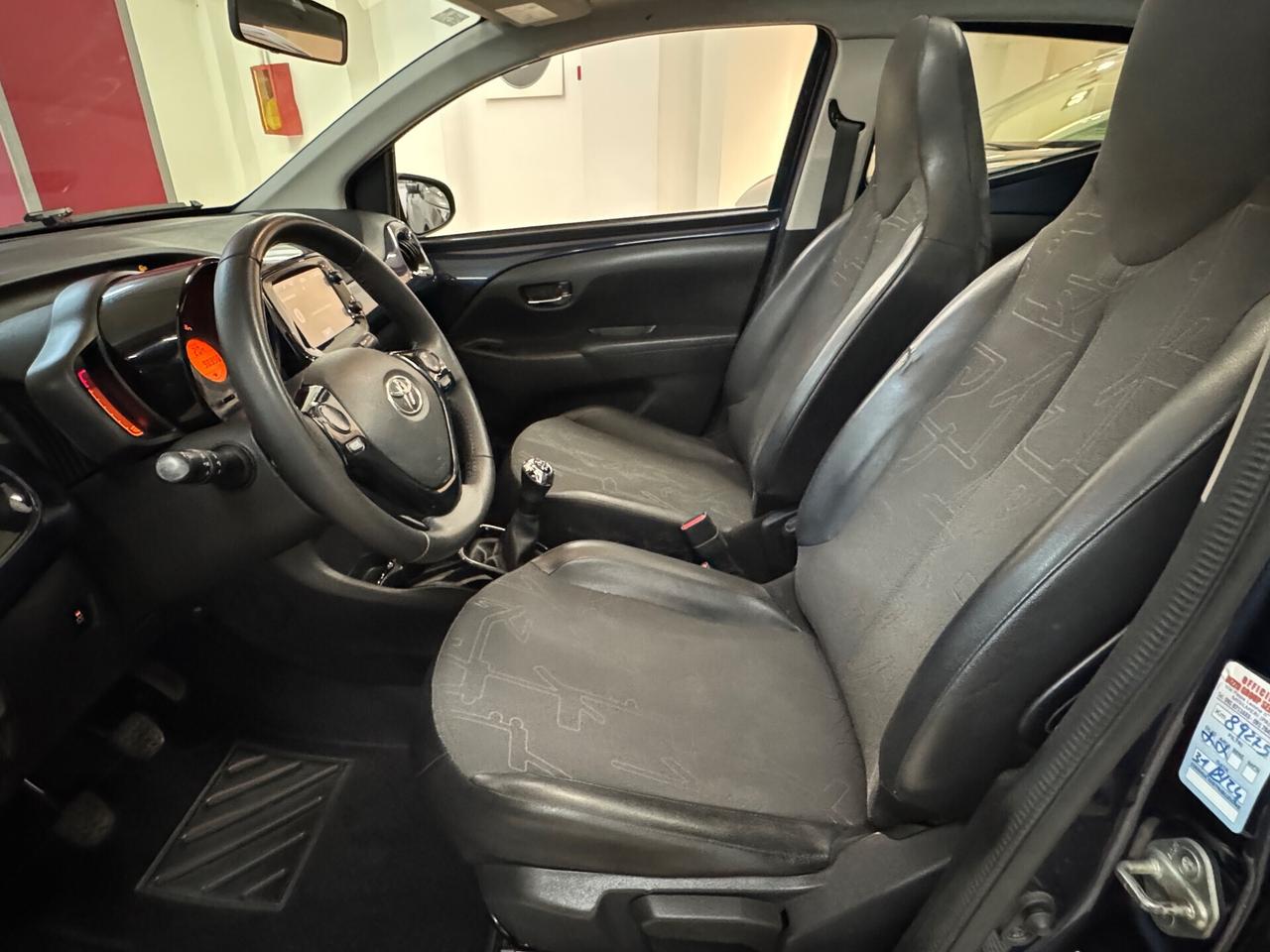 Toyota Aygo 1.0 VVT-i 69 CV 5p Camera Tetto Cruise Pelle