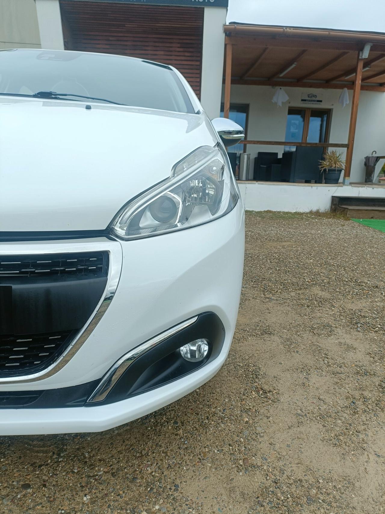 Peugeot 208 BlueHDi 75 5 porte Allure