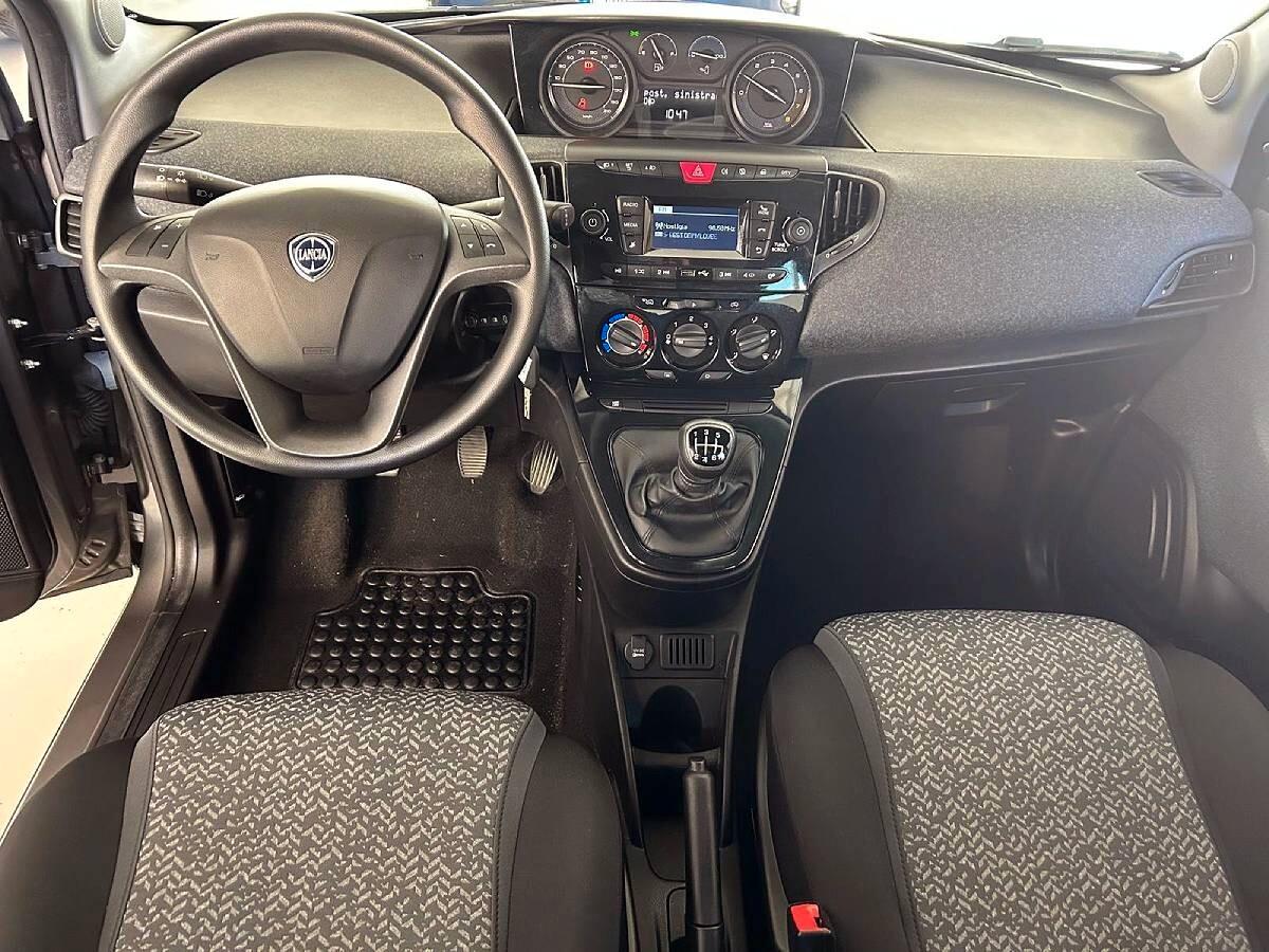 Lancia Ypsilon 1.0 FireFly 5 porte S&S Hybrid Silver