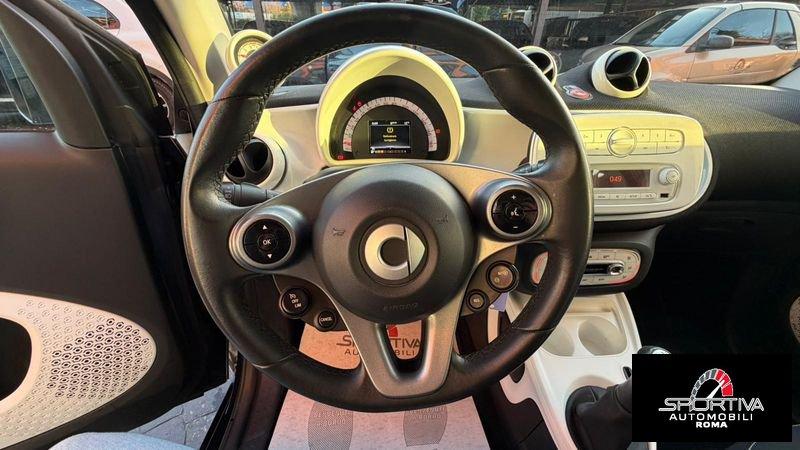 smart fortwo FARI LED TETTO PANORAMICO RATA MENSILE 133,00 fortwo 70 1.0 Passion