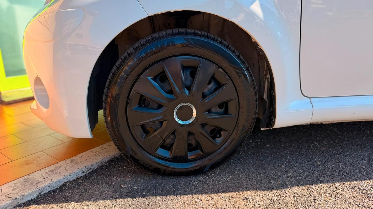 Toyota Aygo 1.0 12V VVT-i 5 porte Lounge Connect MMT