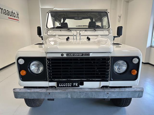 LAND ROVER Defender 90 diesel Soft-top