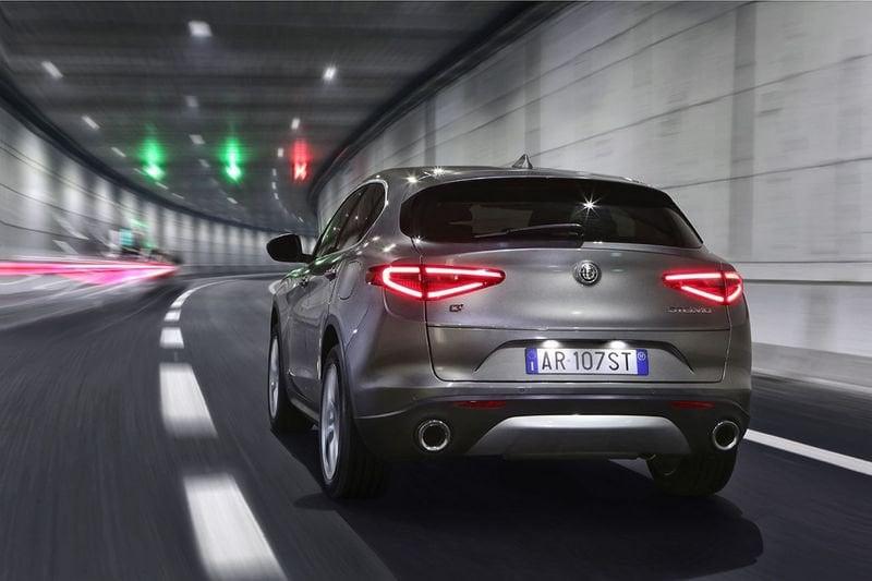 Alfa Romeo Stelvio 2017 2.2 t Business Q4 210cv auto my19