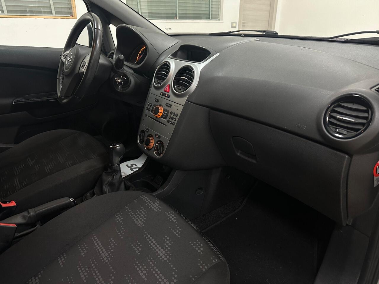 Opel Corsa 1.2 5 porte