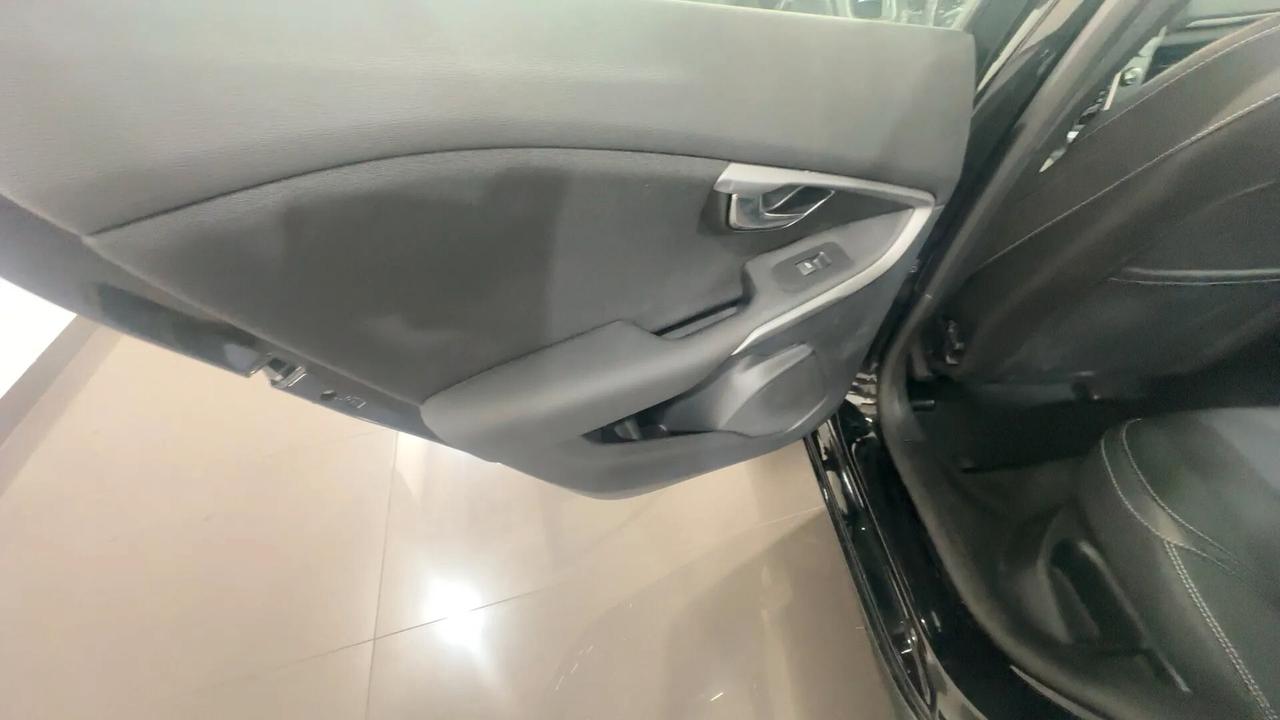 Volvo V40 T2 Business Plus