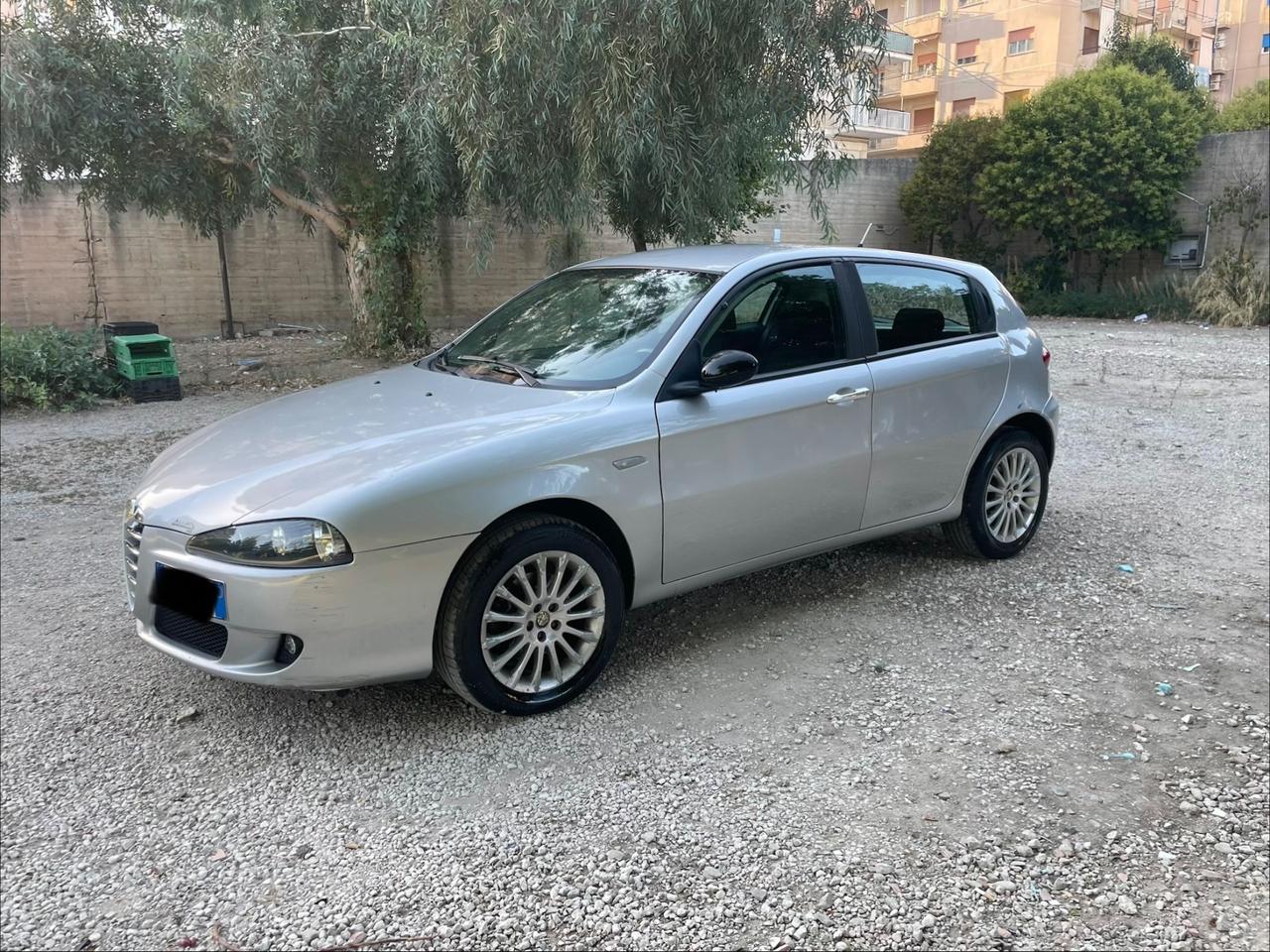 Alfa Romeo 147 1.9 JTD (120) 5 porte Distinctive