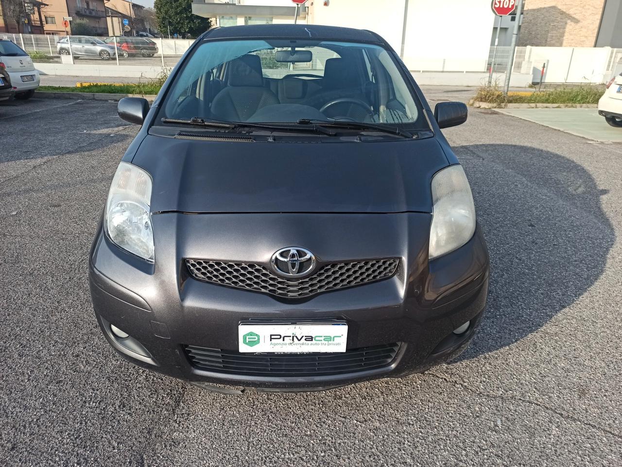 Toyota Yaris 1.0 5 porte