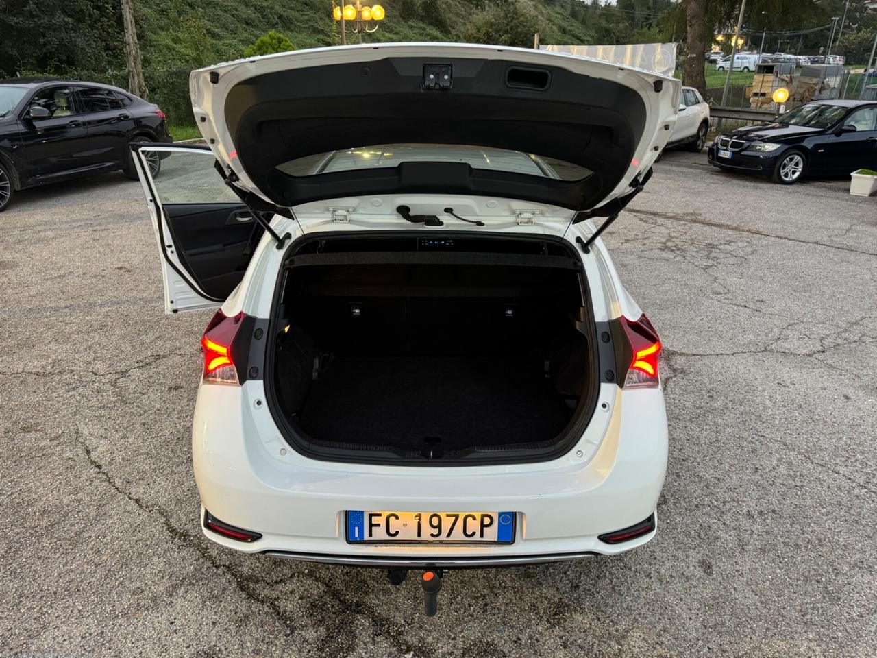 Toyota Auris 1.8 Hybrid Lounge GPL 77000 Km !!