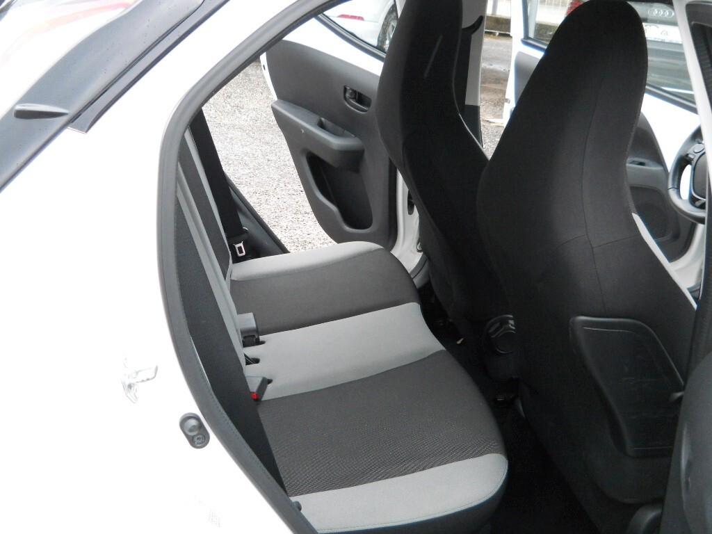 Toyota Aygo 1.0 VVT-i 72 CV 5 porte x-play