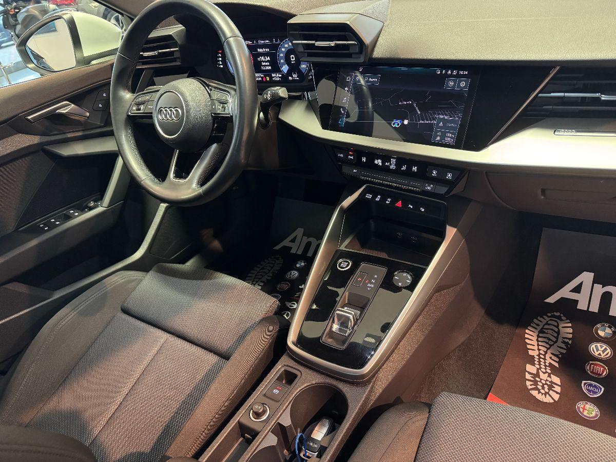 AUDI A3 SPB 30 TDI 116 CV S-tronic S-line/Cockpit