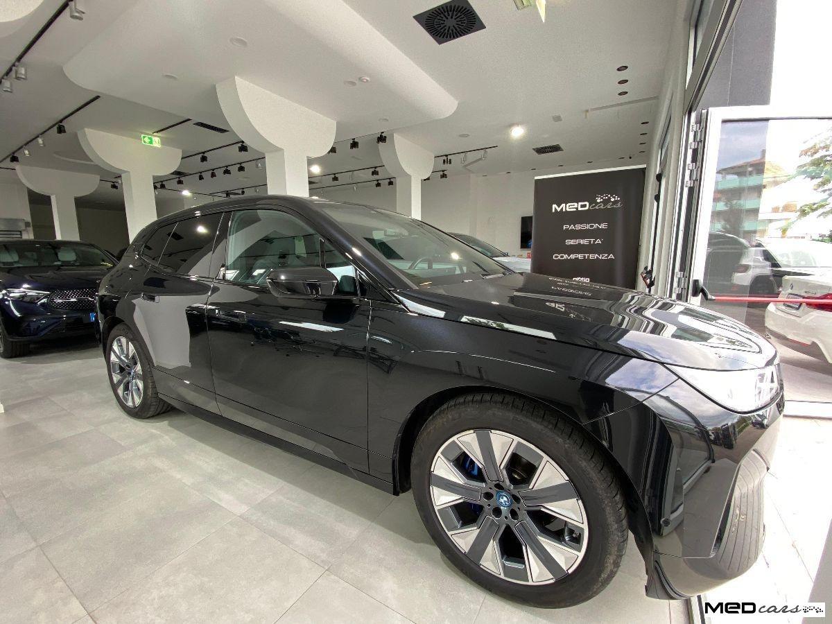 BMW - ix - xDrive40 Pacchetto Sportivo