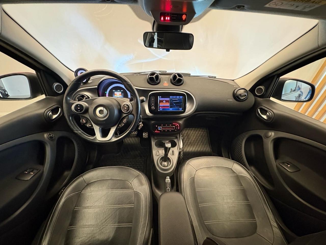 SMART FORFOUR 1.0 ALLESTIM BRABUS PELLE FULL UNICO PROPRIETARIO
