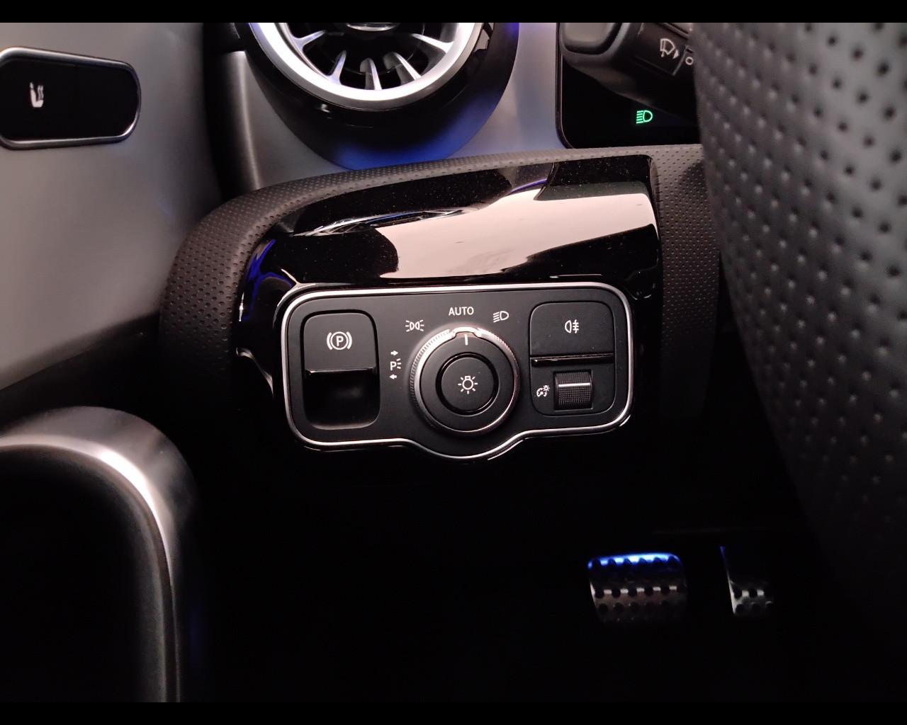 Mercedes-Benz Classe A - W177 2023 - A 180 d AMG Line Advanced Plus auto