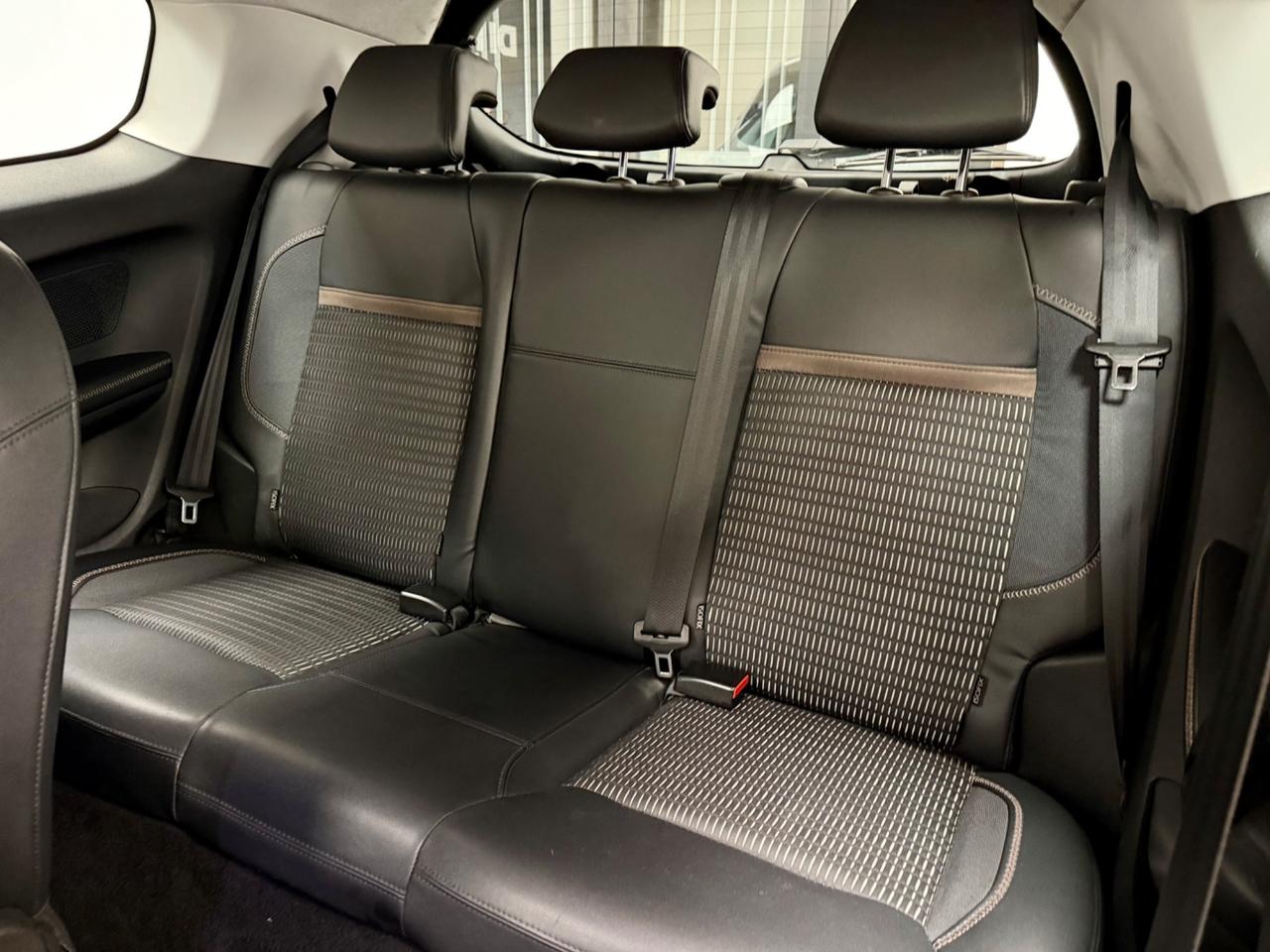 Peugeot 208 1.4 HDi 68 CV 3 porte Allure