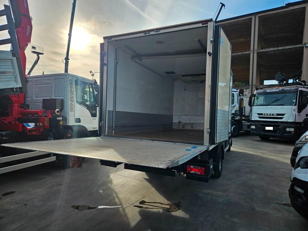 IVECO DAILY 72-150 FRIGO CON PEDANA-2018