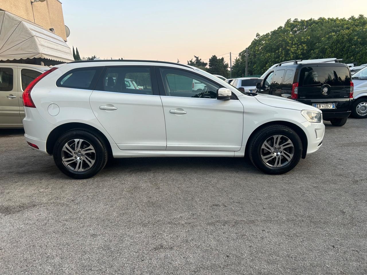 Volvo XC60 D4 Geartronic R-design Momentum