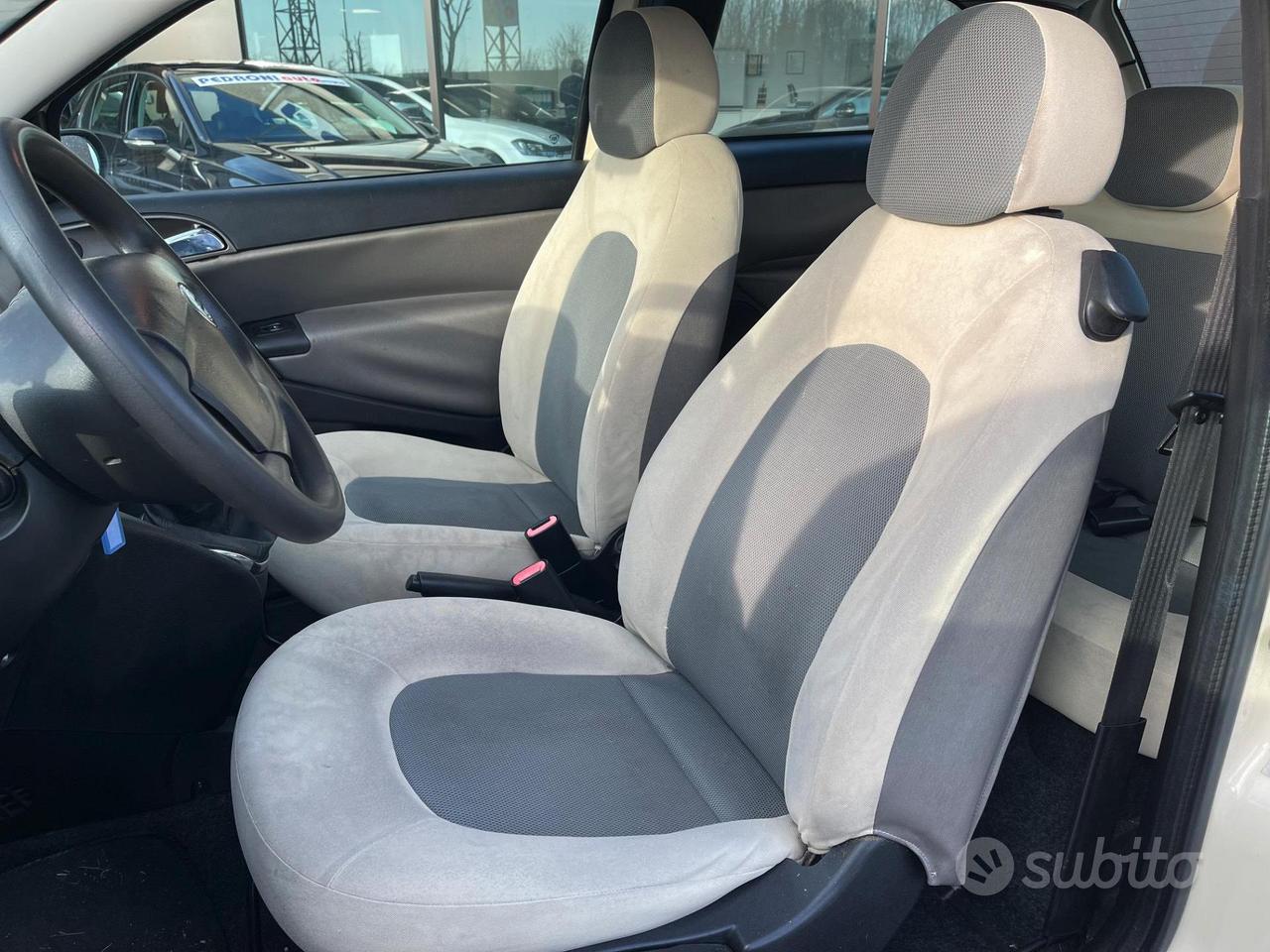 Lancia Ypsilon 3 Porte Ypsilon 1.2 16v Argento GPL