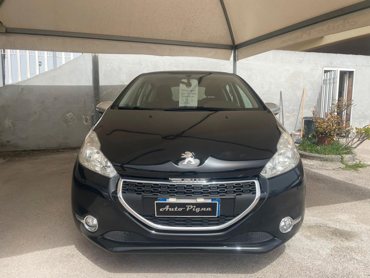 Peugeot 208 1.4 HDi 68 CV 5 porte Allure