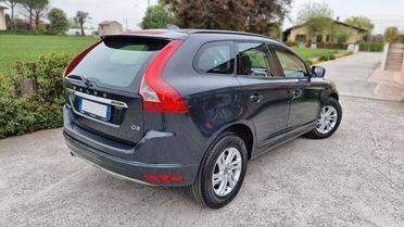 Volvo XC 60 XC60 D5 AWD Geartronic R-design