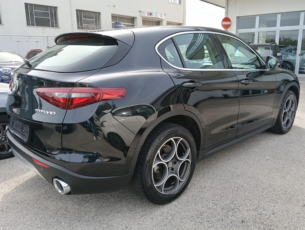 Alfa Romeo Stelvio 2.2 Turbodiesel 180 CV AT8 RWD Super