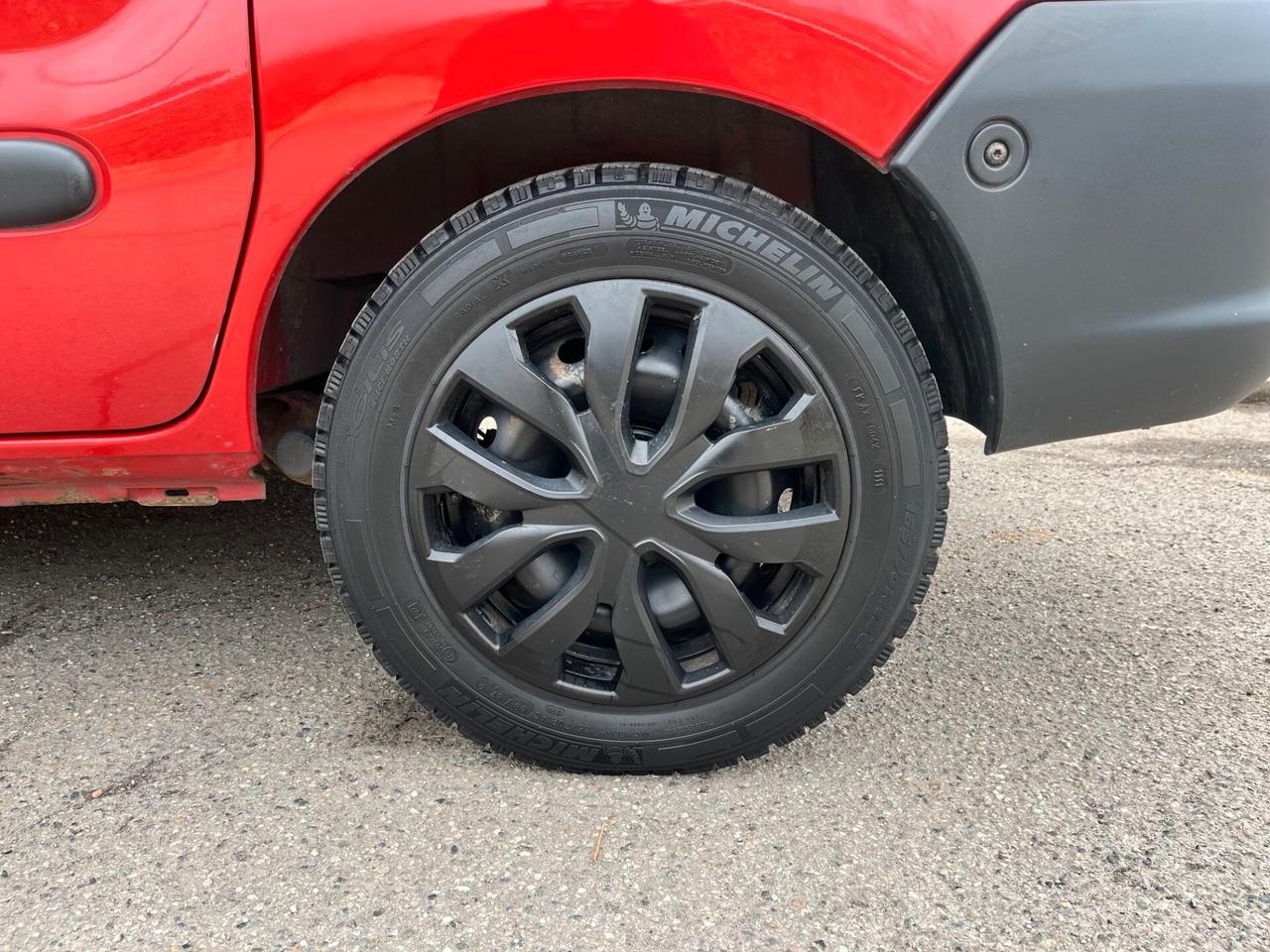 Renault Kangoo 1.4 cat RXE MOTORE SOSTITUITO