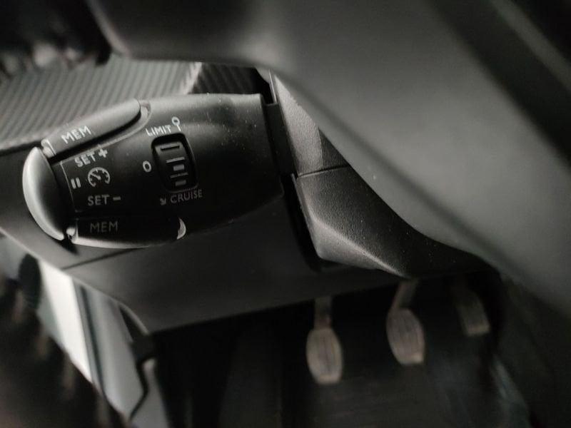 Peugeot 208 208 BlueHDi 100 Stop&Start 5 porte Allure Navi Pack