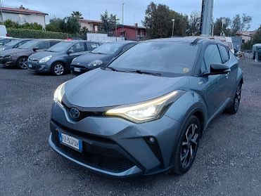 Toyota C-HR ibrida 2000 cc batterie piu grandi