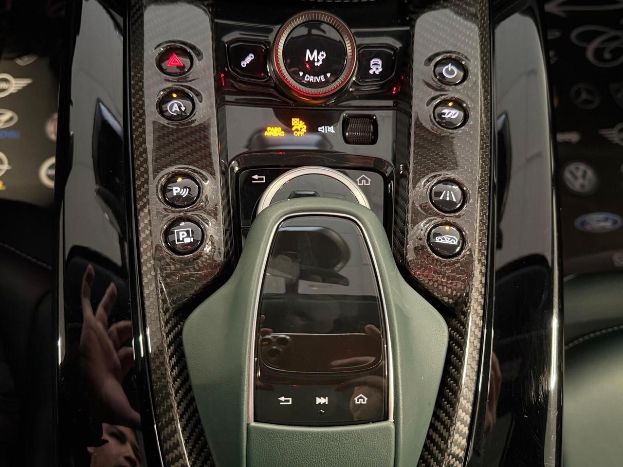 ASTON MARTIN DBX707 4.0 V8 707CV TETTO PELLE NAVI CAM360° ANNO 2024