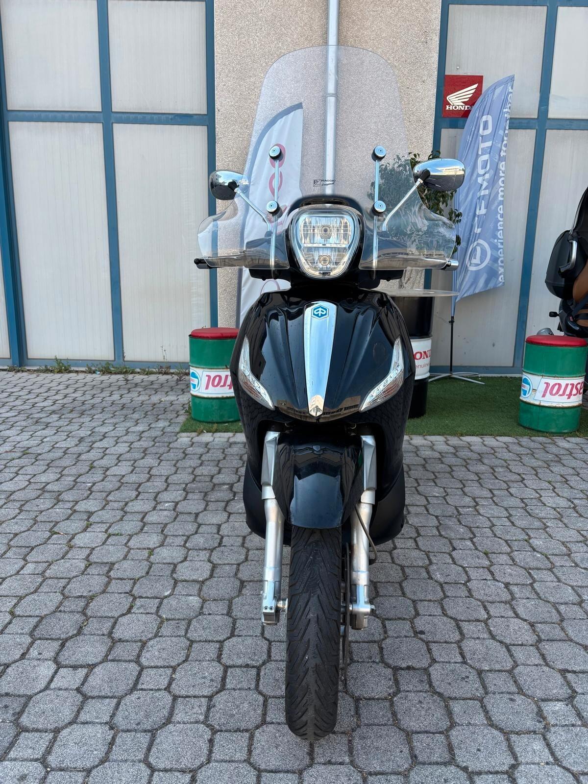 Piaggio Beverly 300 i.e. - Rif.581