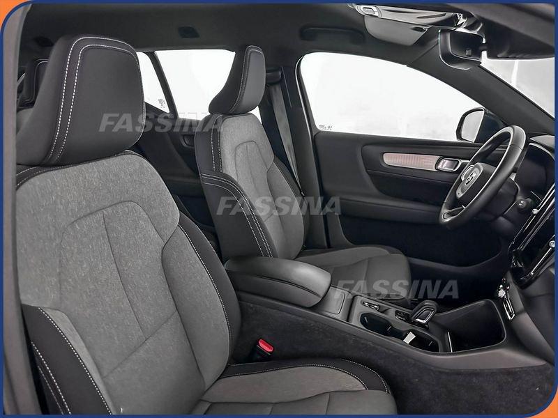 Volvo XC40 XC40 2.0 b4 Momentum Pro awd auto